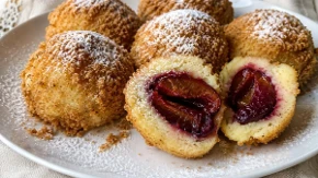 Gomboce sa šljivama: Recept sa salaša iz okoline Sombora - knedle ne pucaju, a šljive čvrste i pune soka