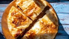 Originalni recept za domaći burek: Onaj iz pekare ne može da mu parira