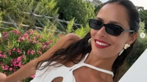 Ova haljina je spas na +40 stepeni! Ana Ivanović nosi model u kome ćete izgledati bar 5 kg mršavije