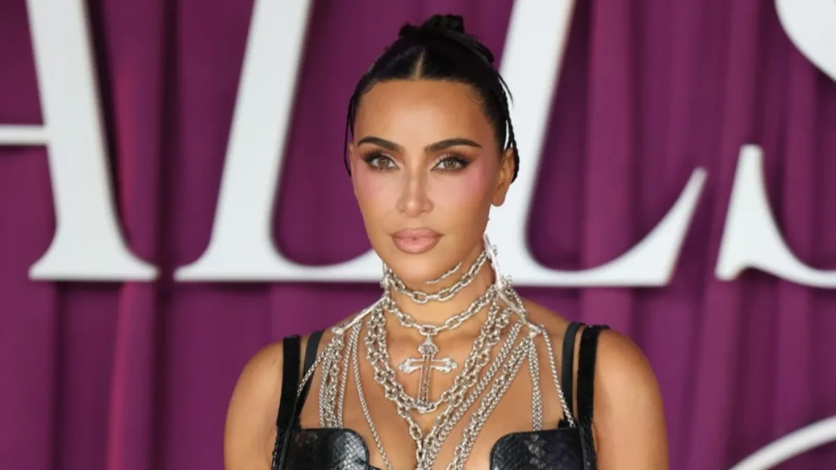 Hoće on izgleda nju da oženi? Luis Hamilton odlepio za Kim Kardašijan, ide za njom kao krpelj
