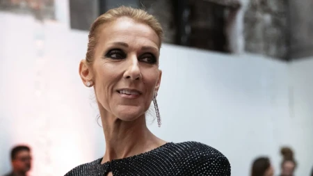 Moda ne poznaje vreme, granice, godine, dokazuje ona: Selin Dion održala modnu lekciju, evo kako se kombinuje kožna jakna