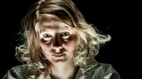 Ako osoba stalno radi ovih 5 stvari, bežite na vreme: Psiholozi kažu da odaju veoma nisku emocionalnu inteligenciju