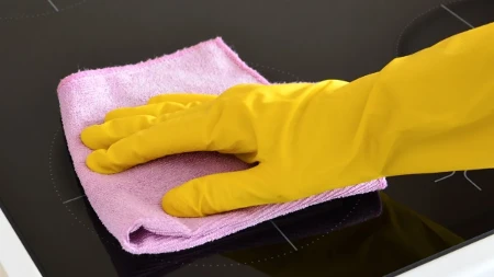 Ovako se uništava šporet: Postoji bezbedniji način koji čisti fenomenalno, nema greške