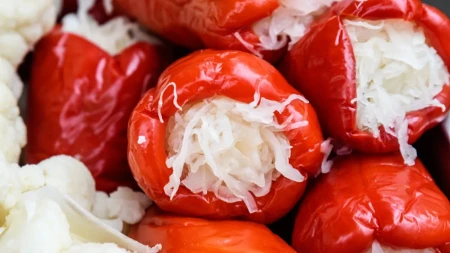 Paprike punjene kupusom su najbolja zimnica: Recept koji se generacijama prenosi