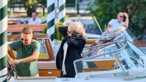 Glumica (59) blistala u Veneciji: Primila prestižnu nagradu, a svi gledali u njeno lice