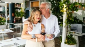Stariji bračni par doživeo horor na odmoru: U spavaćoj sobi ih je čekalo nešto što nisu mogli ni da zamisle!