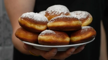 Masovno se traži recept za lažne krofne bez kvasca: Ne upijaju ni kap ulja, a uspevaju svima